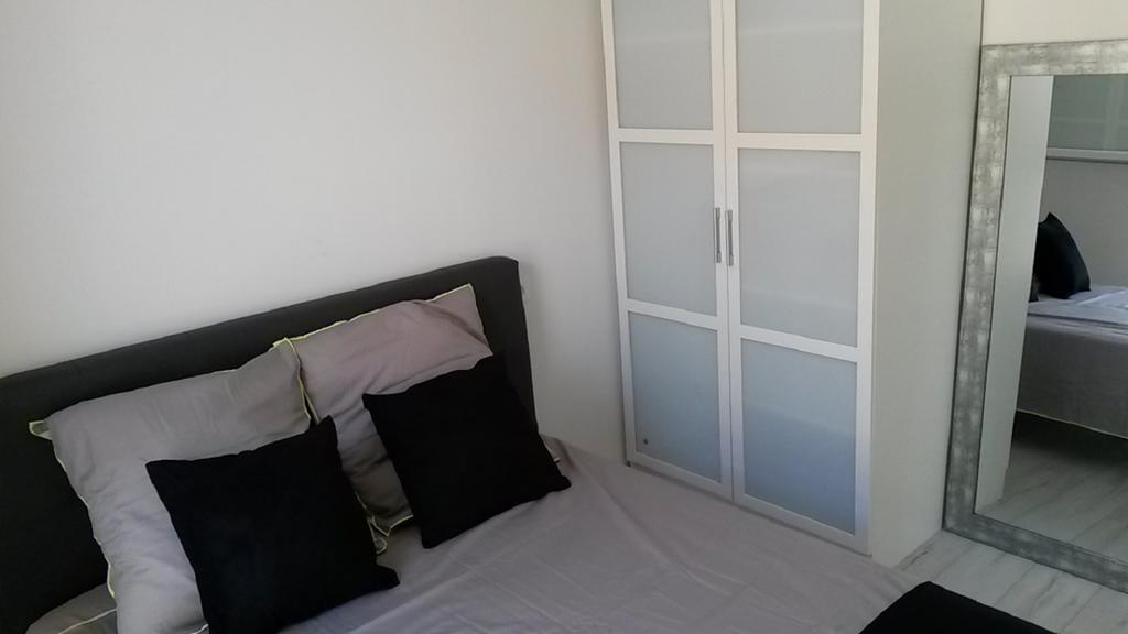 Safranier Townhouse Daire Antibes Oda fotoğraf